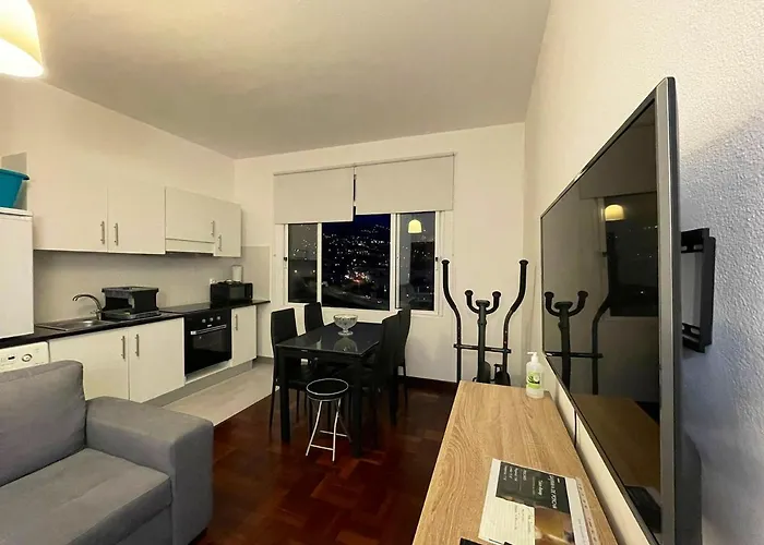 Hébergement de vacances Charming House In With Sea View